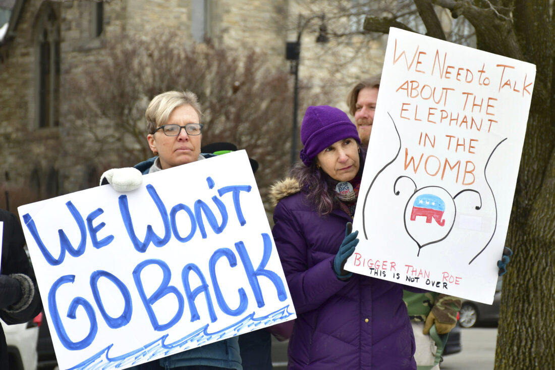 Women’s Marches Draw Thousands on 50th Anniversary of Roe v. Wade ...